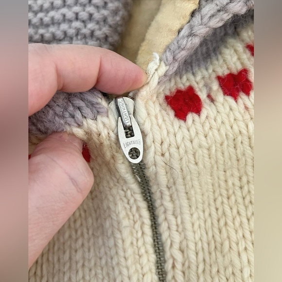 RARE Vintage Mary Maxim hand knit car cardigan sweater. 1950’s. Metal zip. Kids - Picture 3 of 5